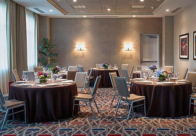Hotel By Marriott Boston 4*